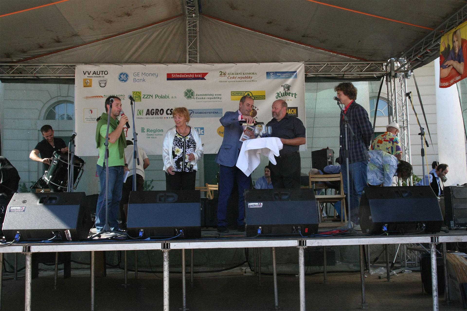 Vinobraní na zámku Kačina